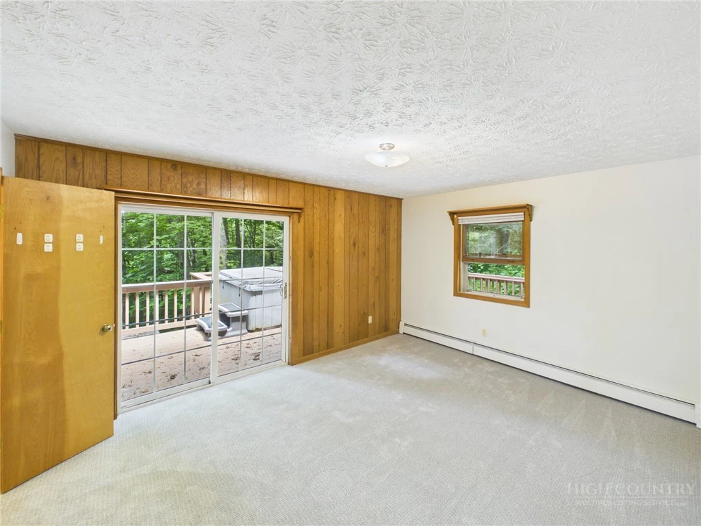 Image number 20 for the current listing