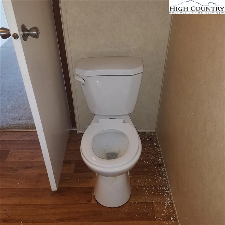 Image number 2 for the current listing