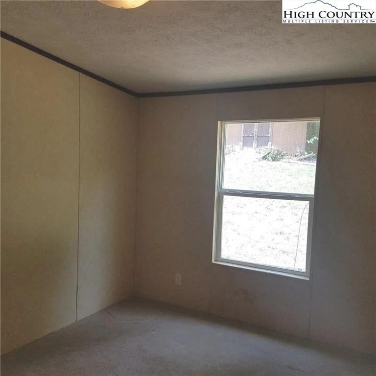 Image number 9 for the current listing