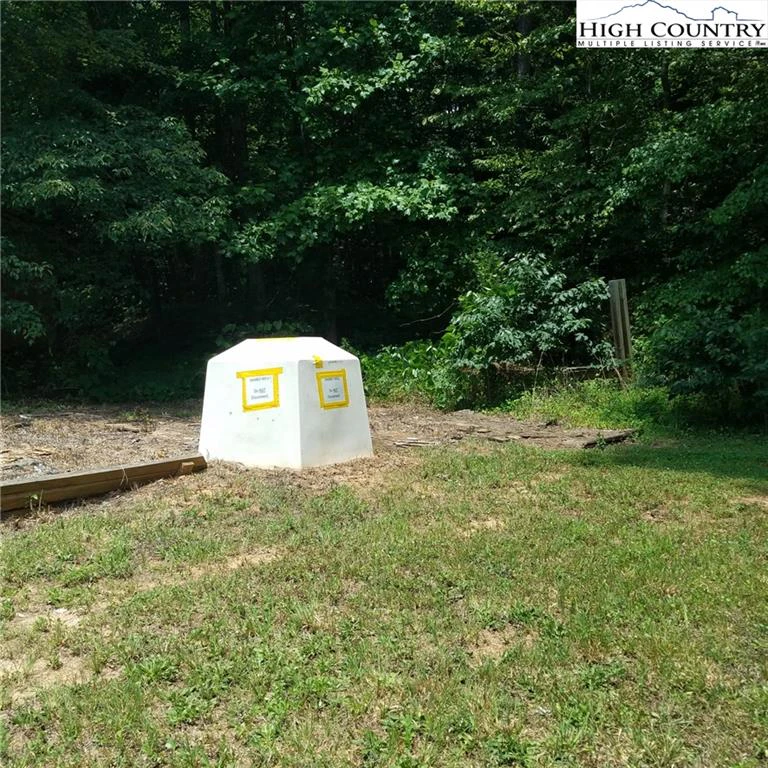 Image number 3 for the current listing