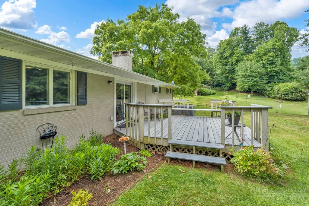Image number 3 for the current listing