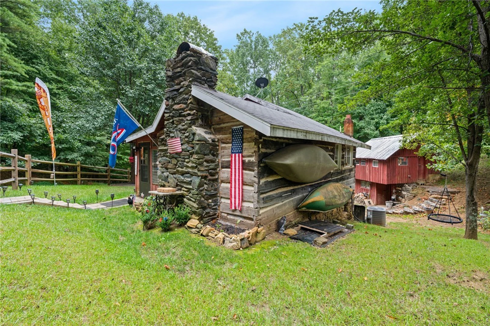Image number 2 for the current listing