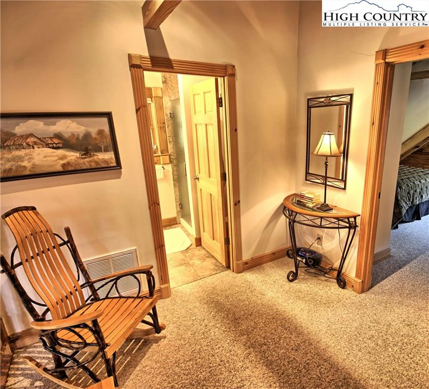 Image number 10 for the current listing