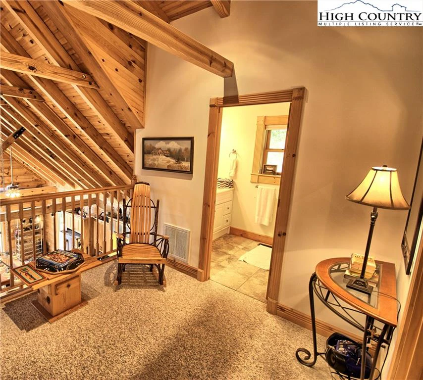 Image number 9 for the current listing