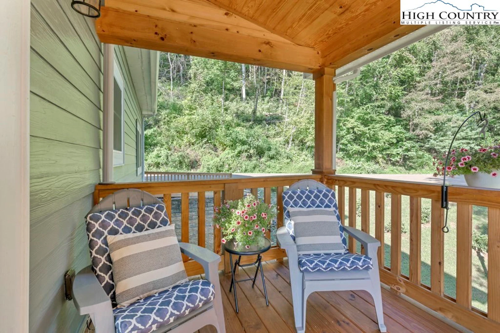 Image number 14 for the current listing