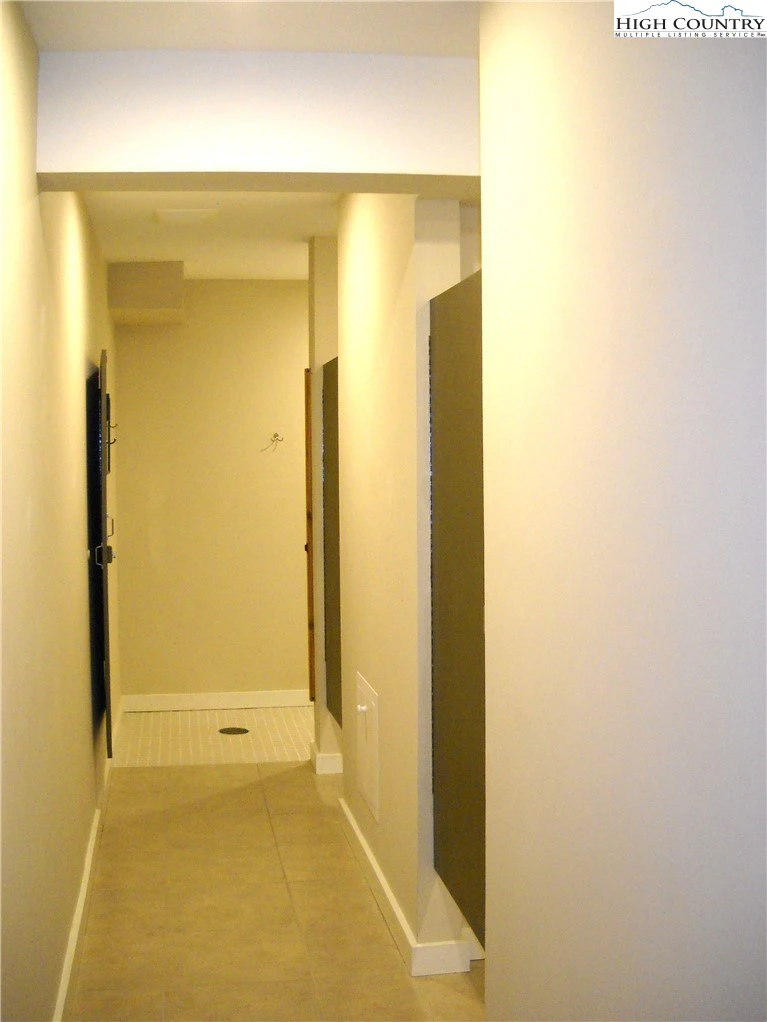 Image number 3 for the current listing