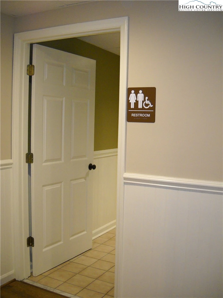 Image number 6 for the current listing