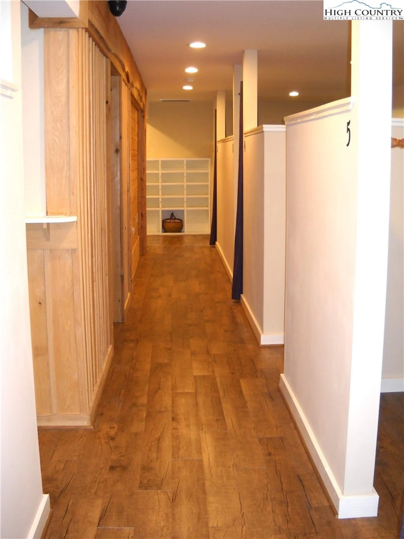 Image number 12 for the current listing