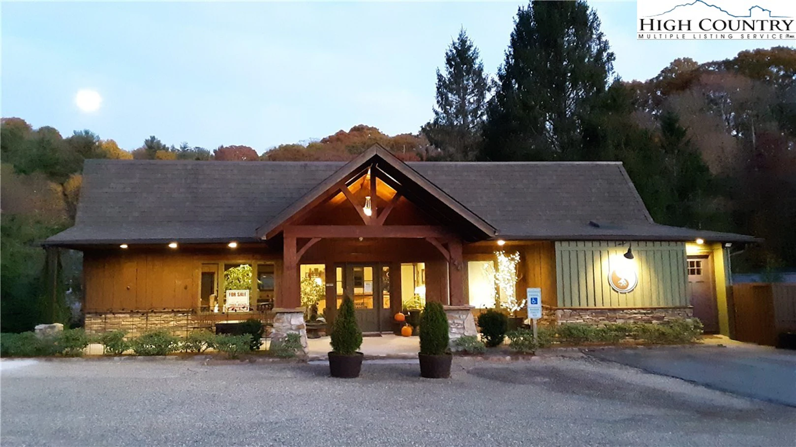 Image number 1 for the current listing