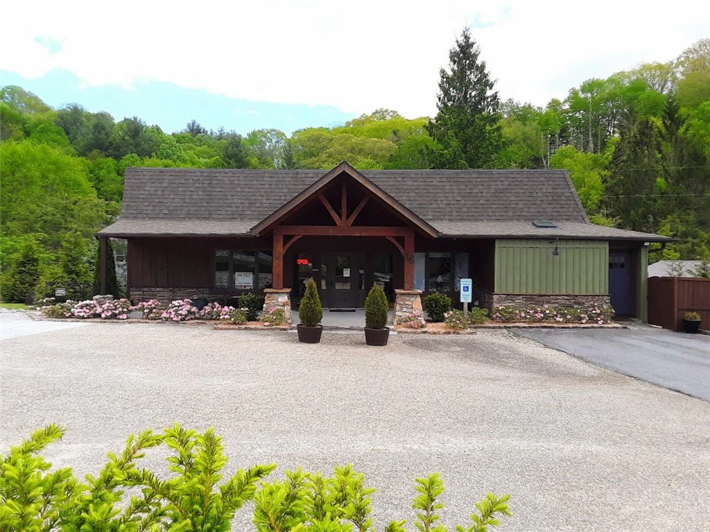Image number 2 for the current listing
