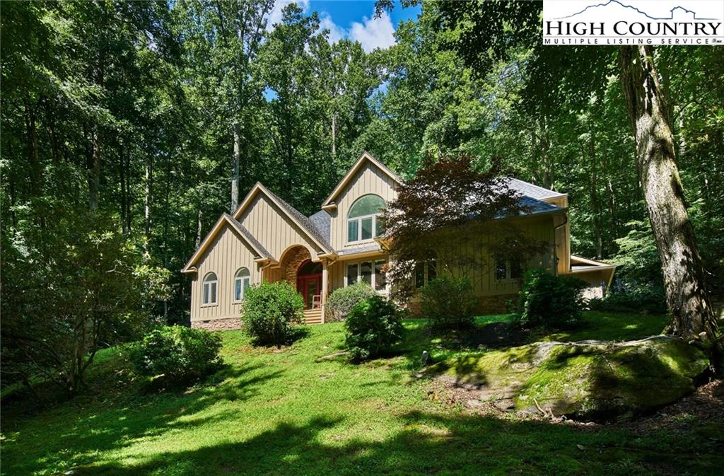 Image number 1 for the current listing