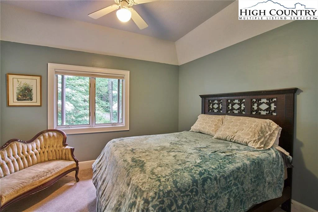Image number 6 for the current listing