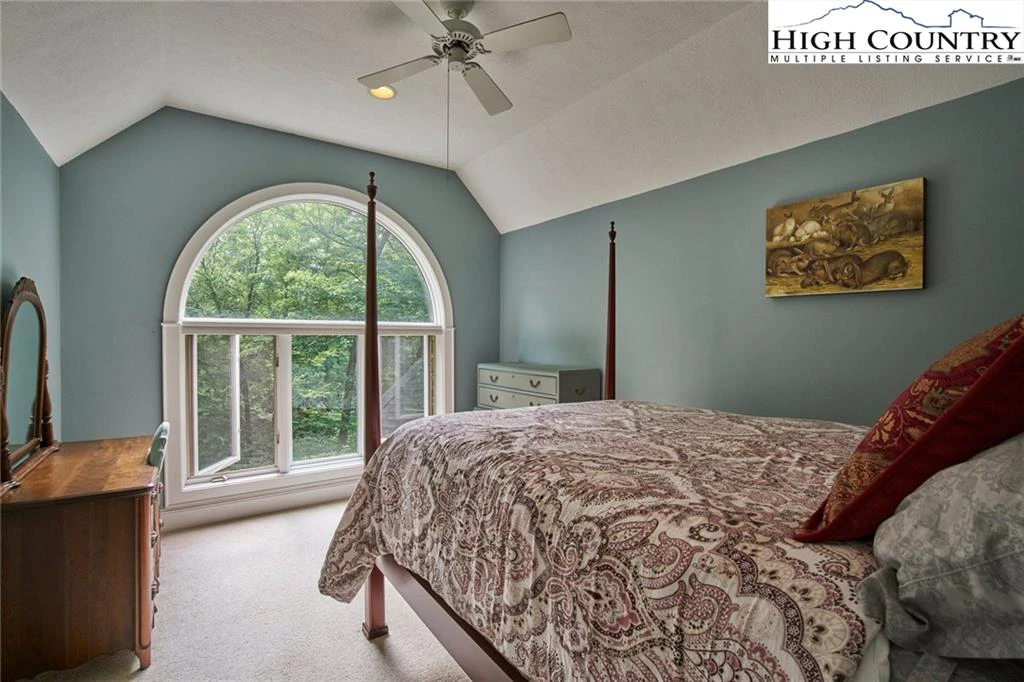 Image number 8 for the current listing