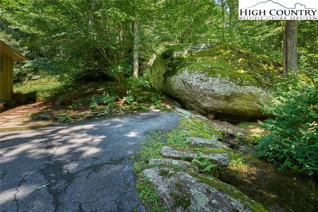 Image number 18 for the current listing