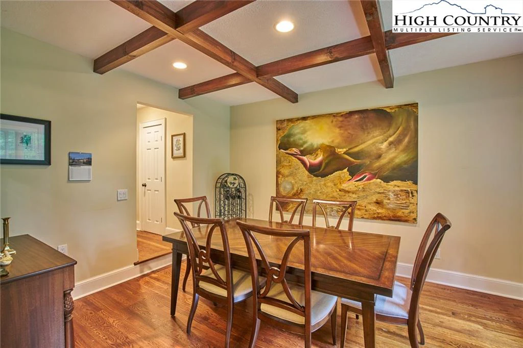 Image number 20 for the current listing