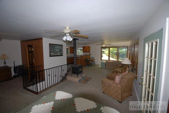 Image number 5 for the current listing