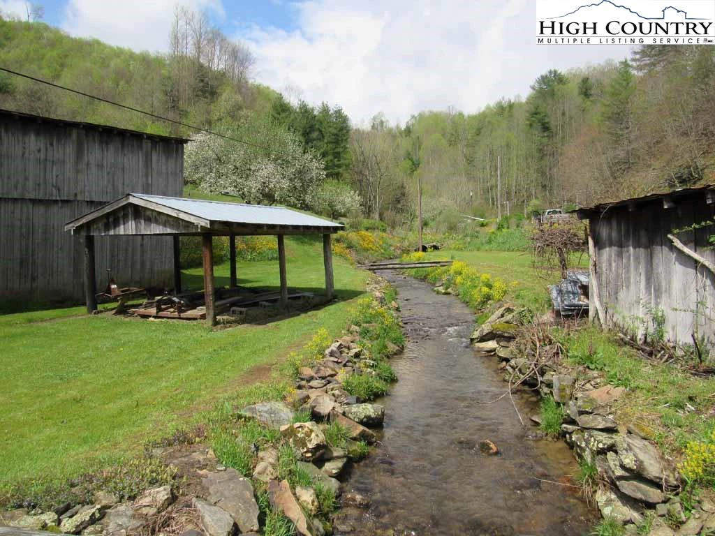 Image number 3 for the current listing