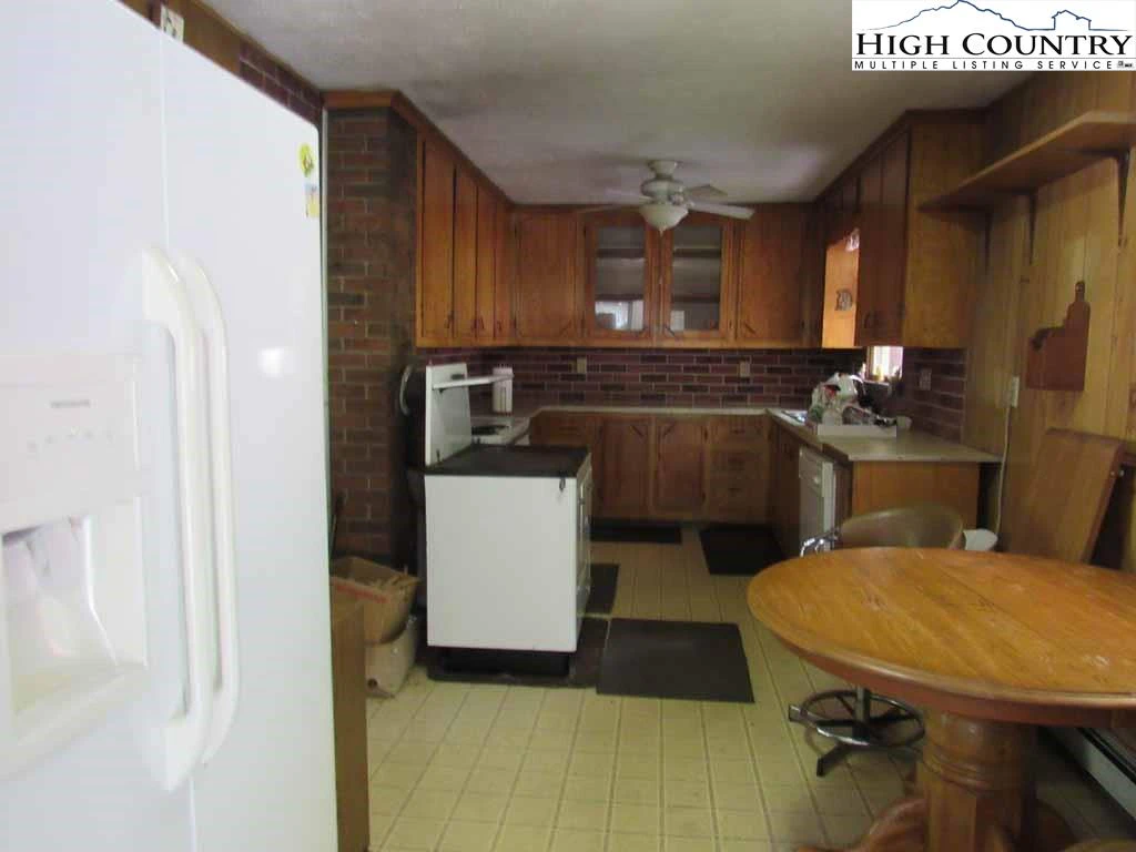 Image number 13 for the current listing