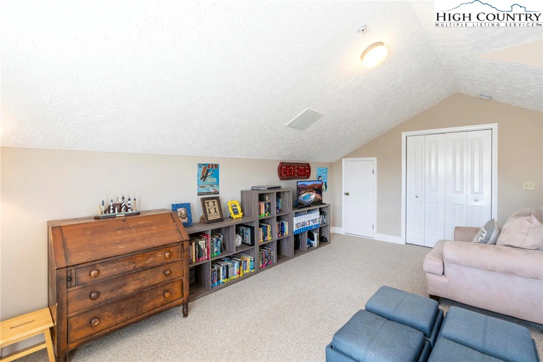 Image number 2 for the current listing
