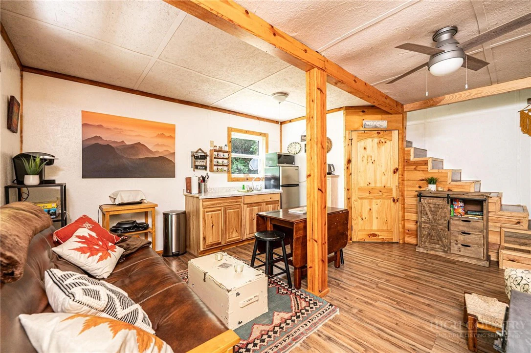 Image number 12 for the current listing