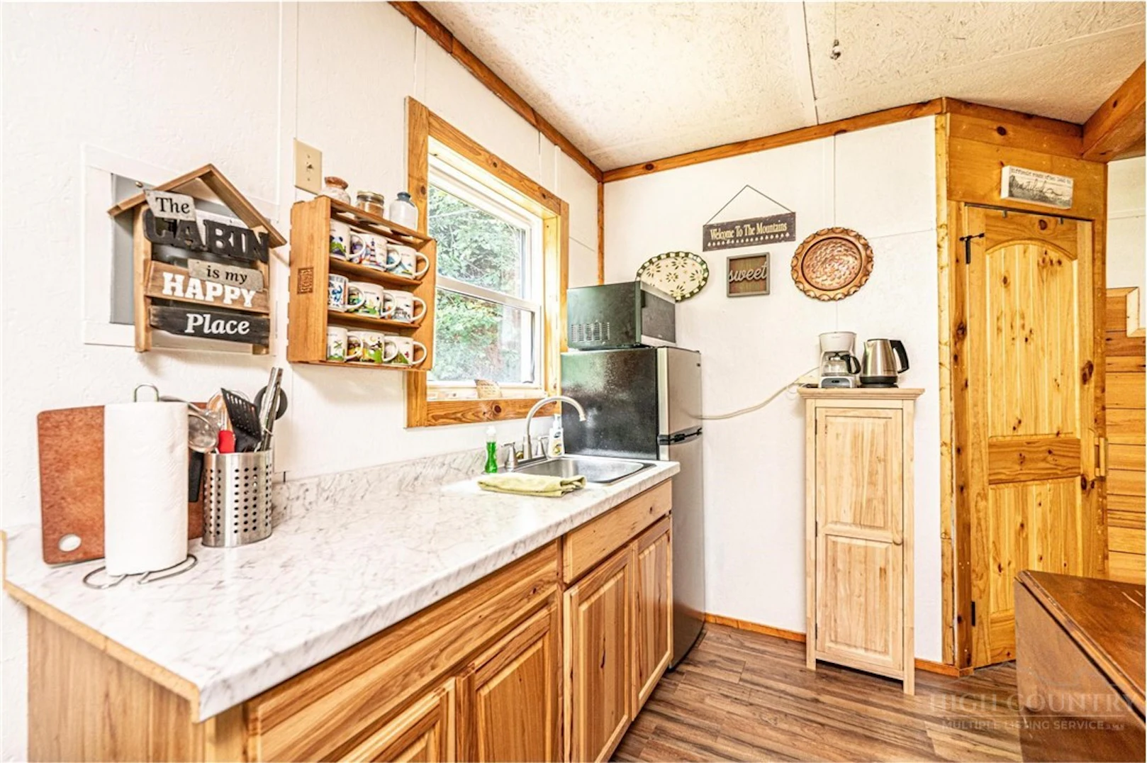 Image number 11 for the current listing