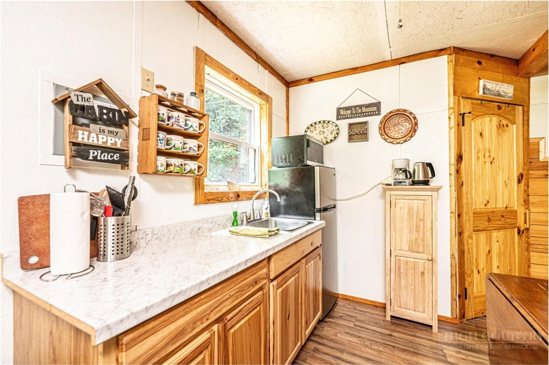 Image number 10 for the current listing