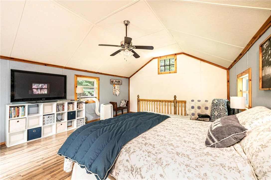 Image number 5 for the current listing