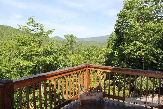 Image number 11 for the current listing