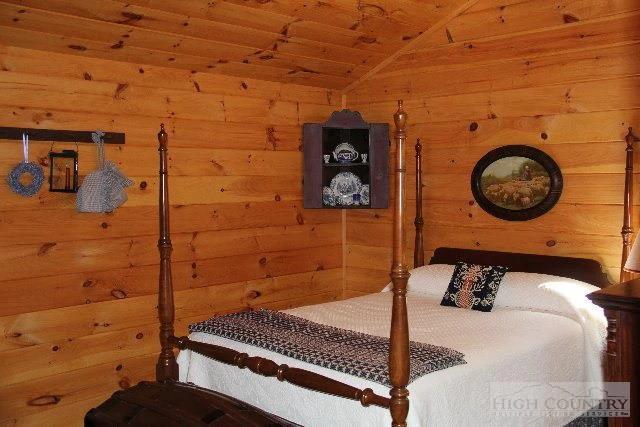Image number 3 for the current listing