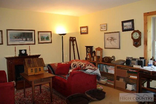 Image number 20 for the current listing