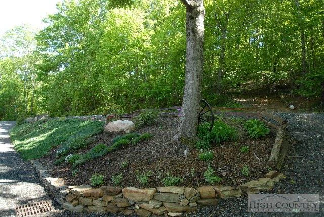 Image number 15 for the current listing
