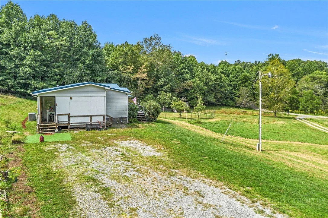 Image number 7 for the current listing