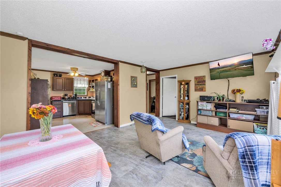 Image number 9 for the current listing