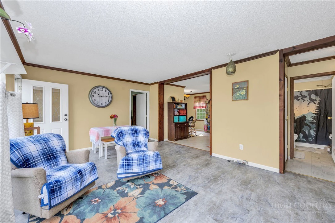 Image number 12 for the current listing