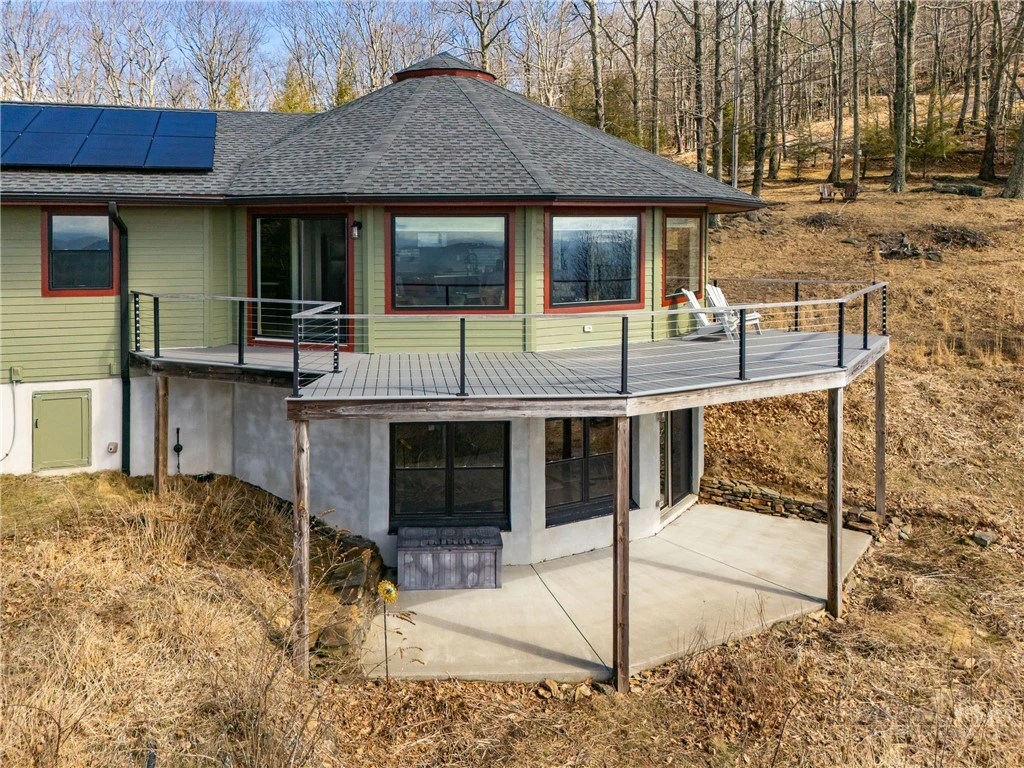 Image number 4 for the current listing