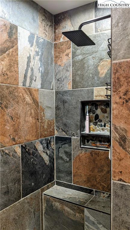 Image number 6 for the current listing