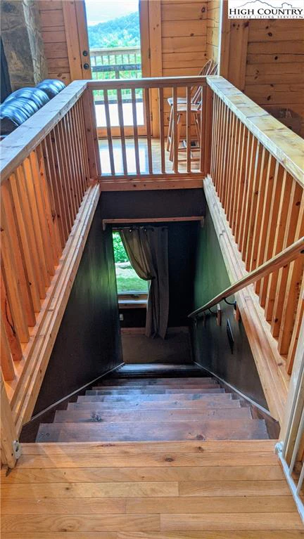 Image number 9 for the current listing