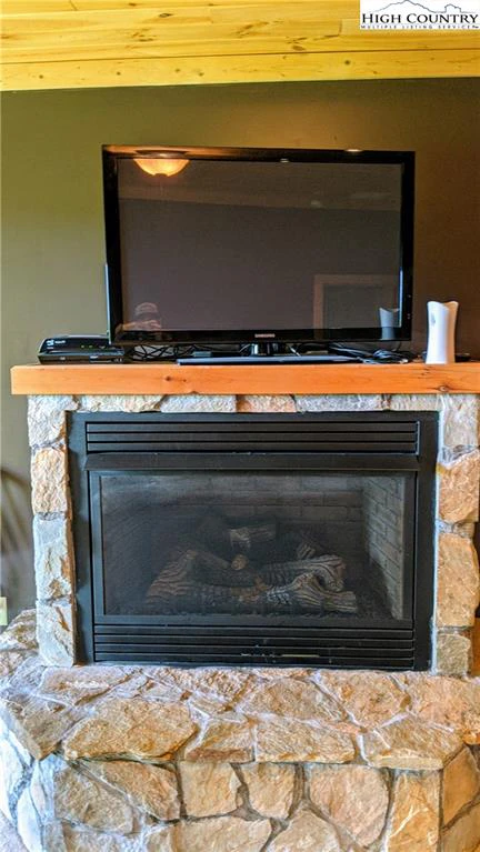Image number 20 for the current listing