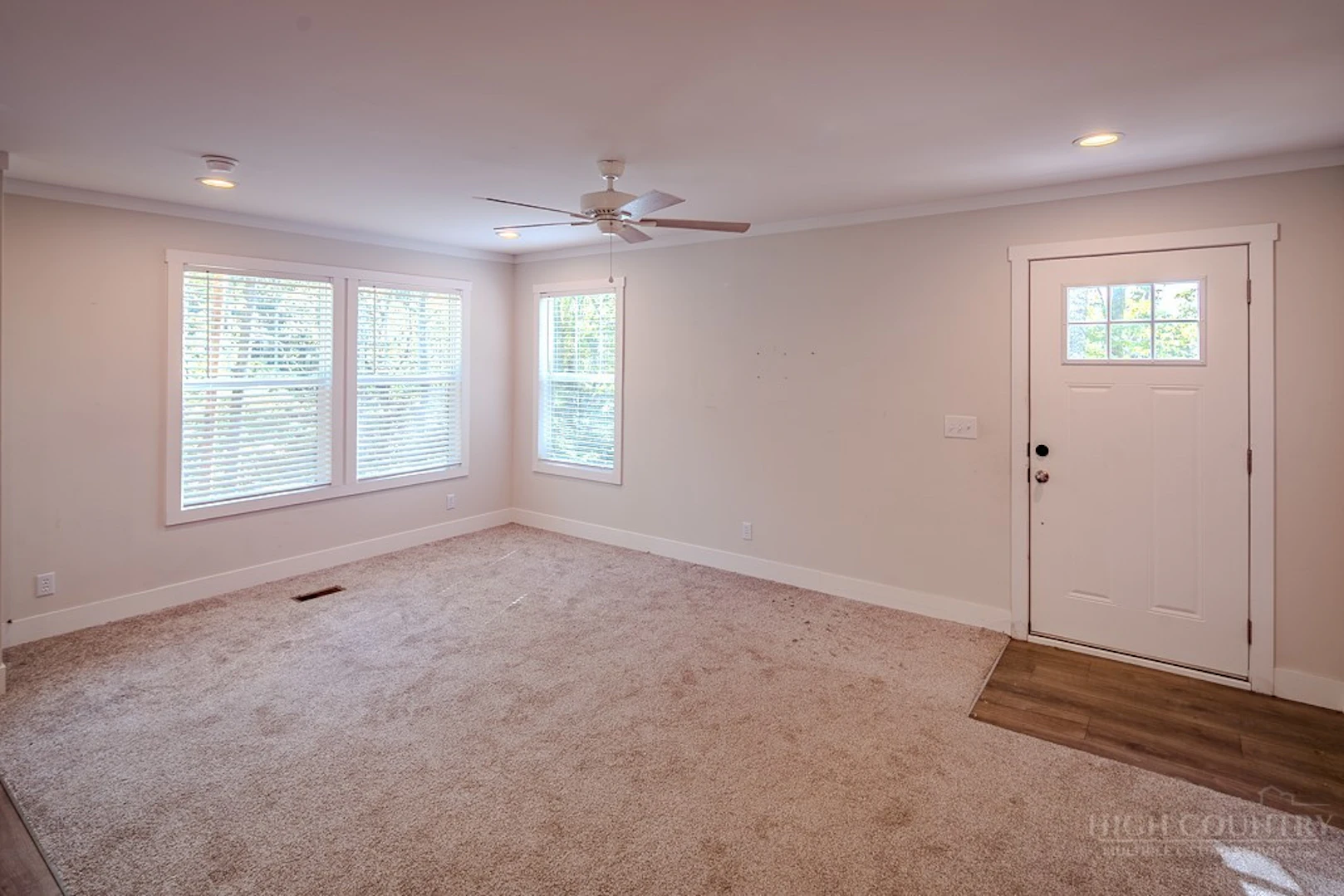 Image number 6 for the current listing