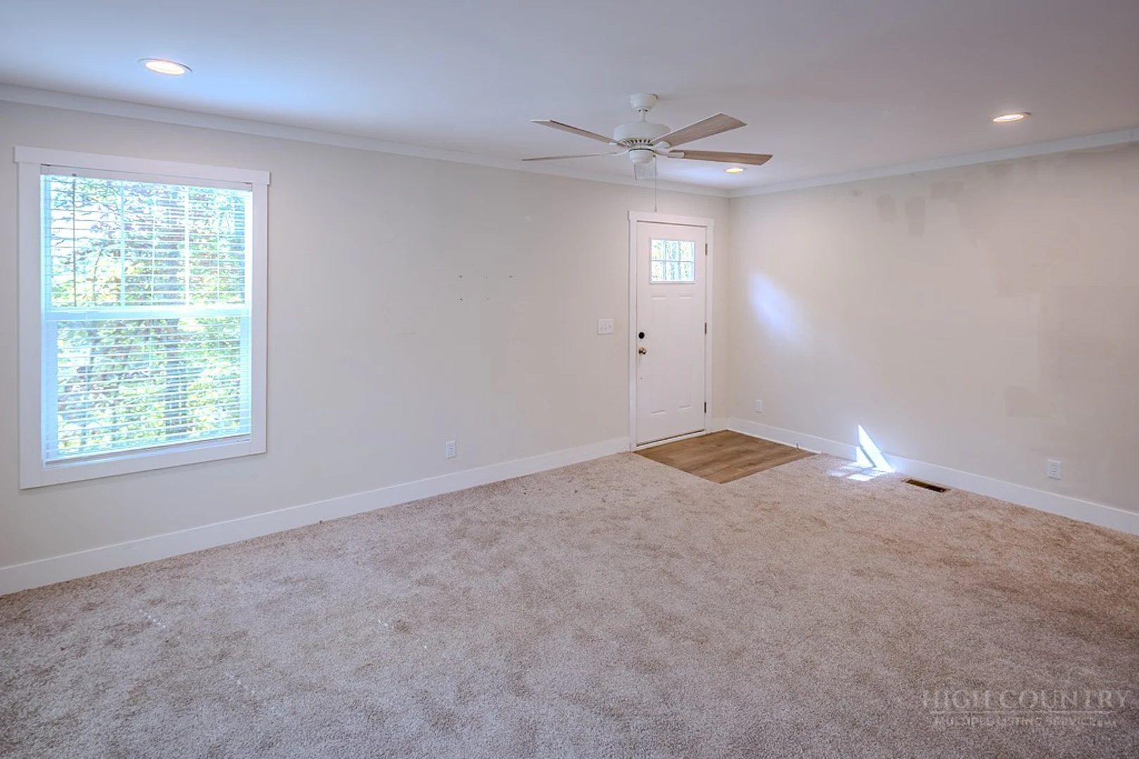 Image number 7 for the current listing