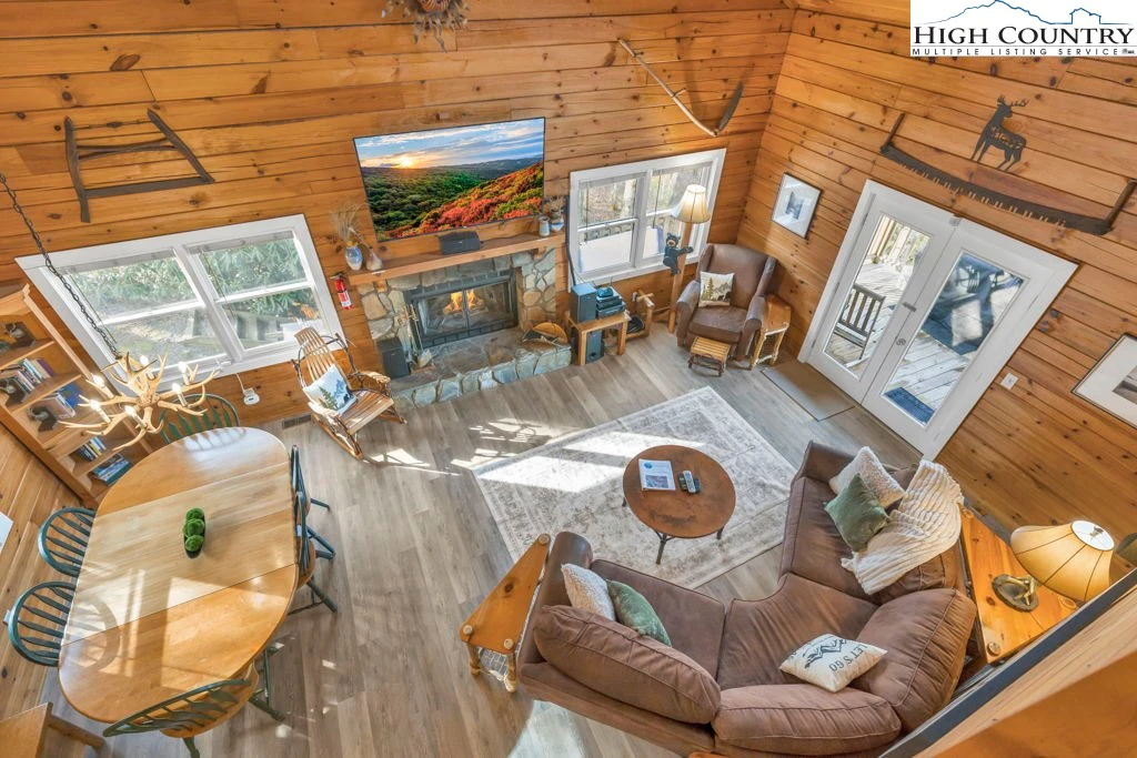Image number 14 for the current listing