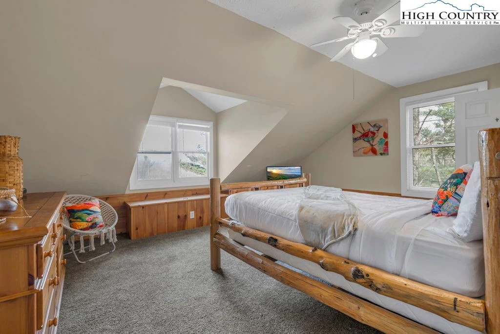 Image number 3 for the current listing