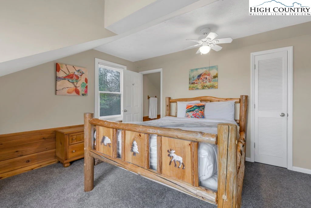 Image number 4 for the current listing