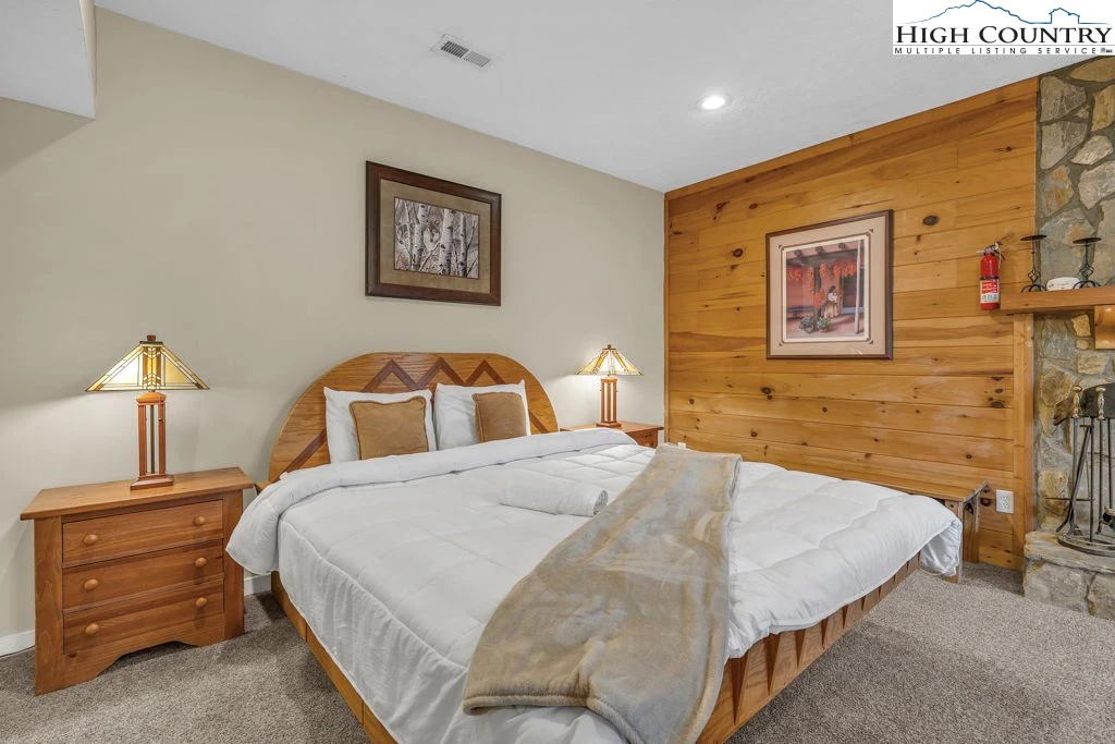 Image number 10 for the current listing