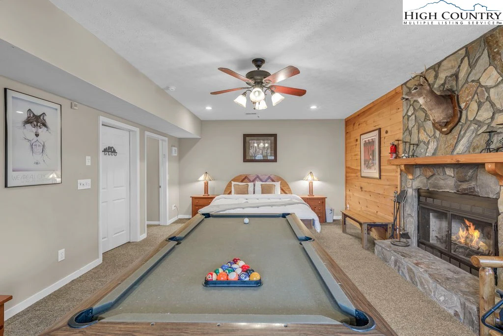 Image number 2 for the current listing
