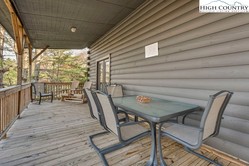 Image number 19 for the current listing