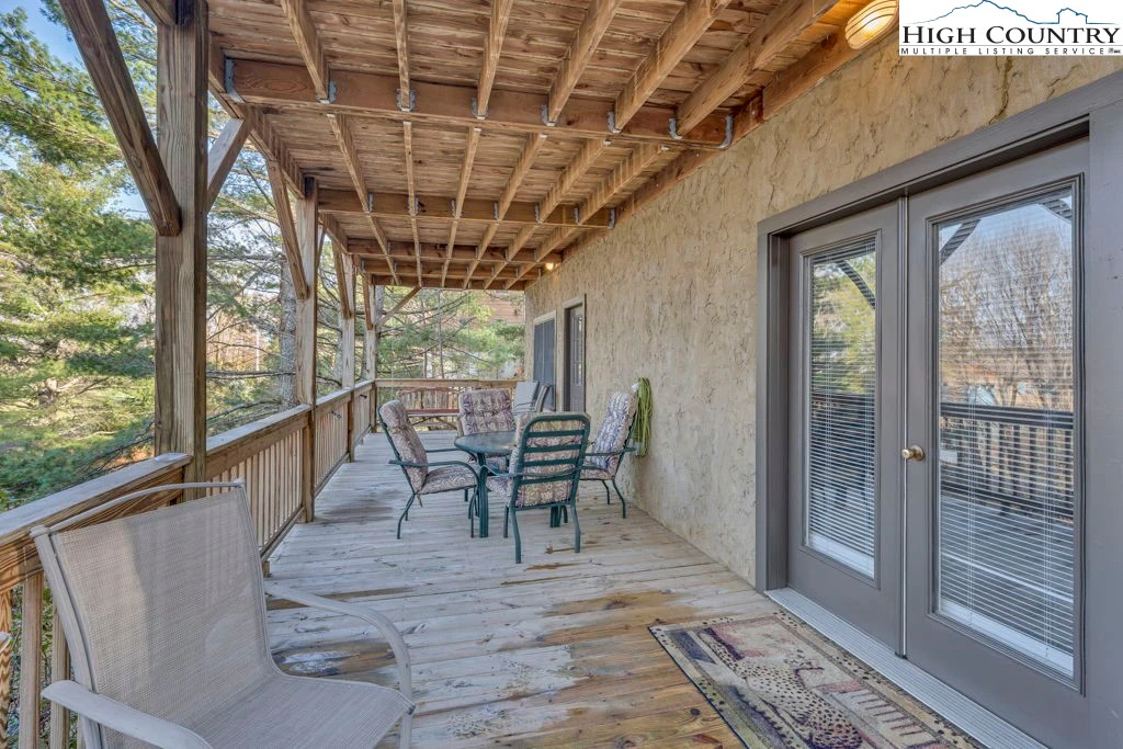 Image number 20 for the current listing
