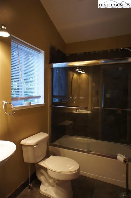 Image number 2 for the current listing
