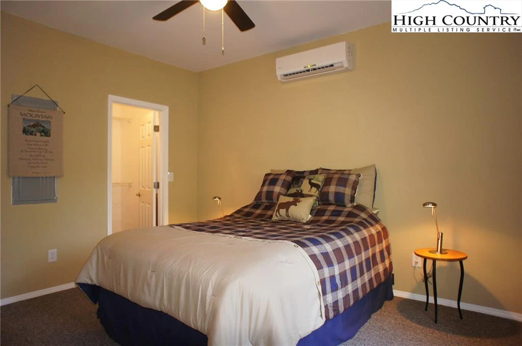 Image number 5 for the current listing