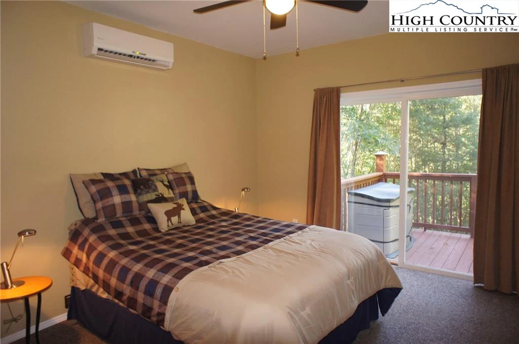 Image number 3 for the current listing